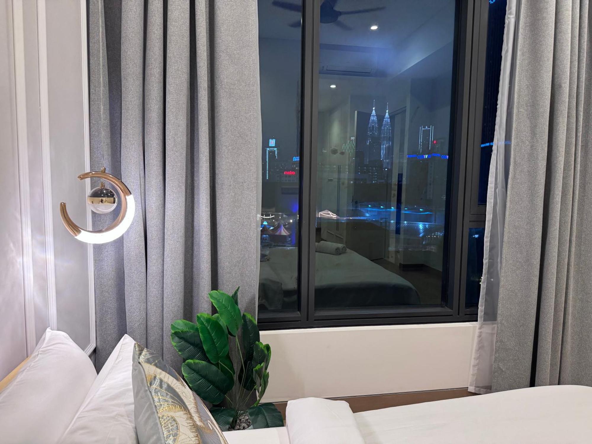 Infinity Pool Suite Bukit Bintang Lalaport Bbcc Kuala Lumpur Exterior foto